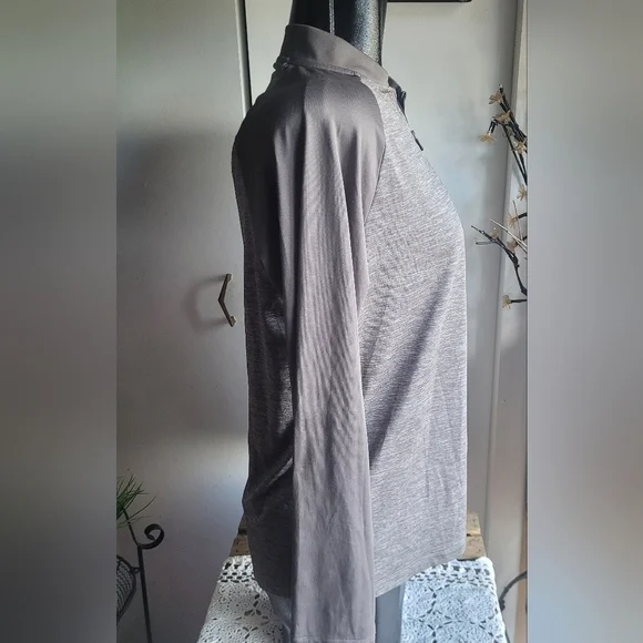 Under Armour Taupe Colored Long Sleeve Activewear Top M - Picture 2 of 6